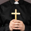 Strój przebranie biret czapka naszyjnik krzyż okulary atrybuty księdza